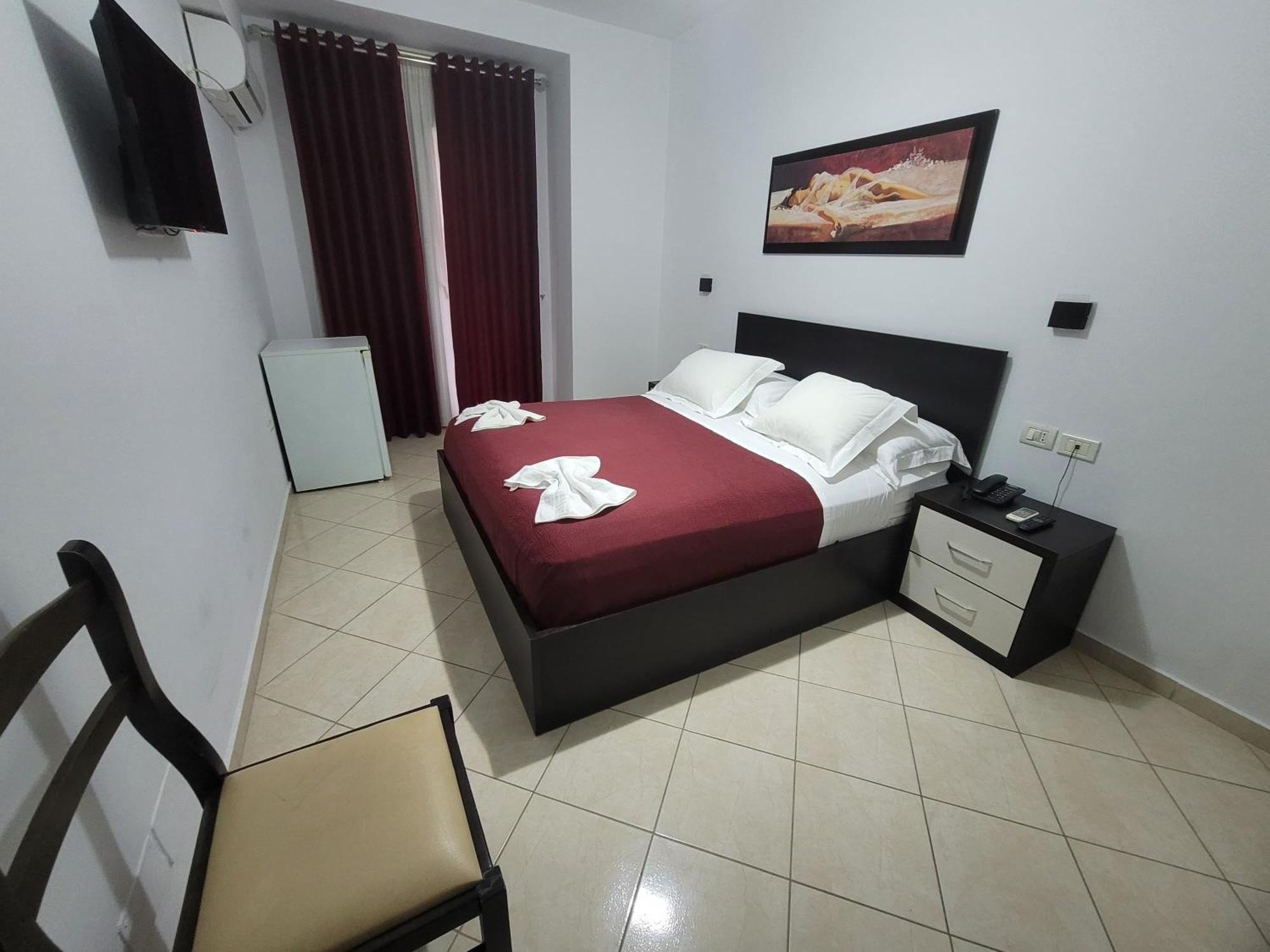 Haris Hotel Vlore Ngoại thất bức ảnh