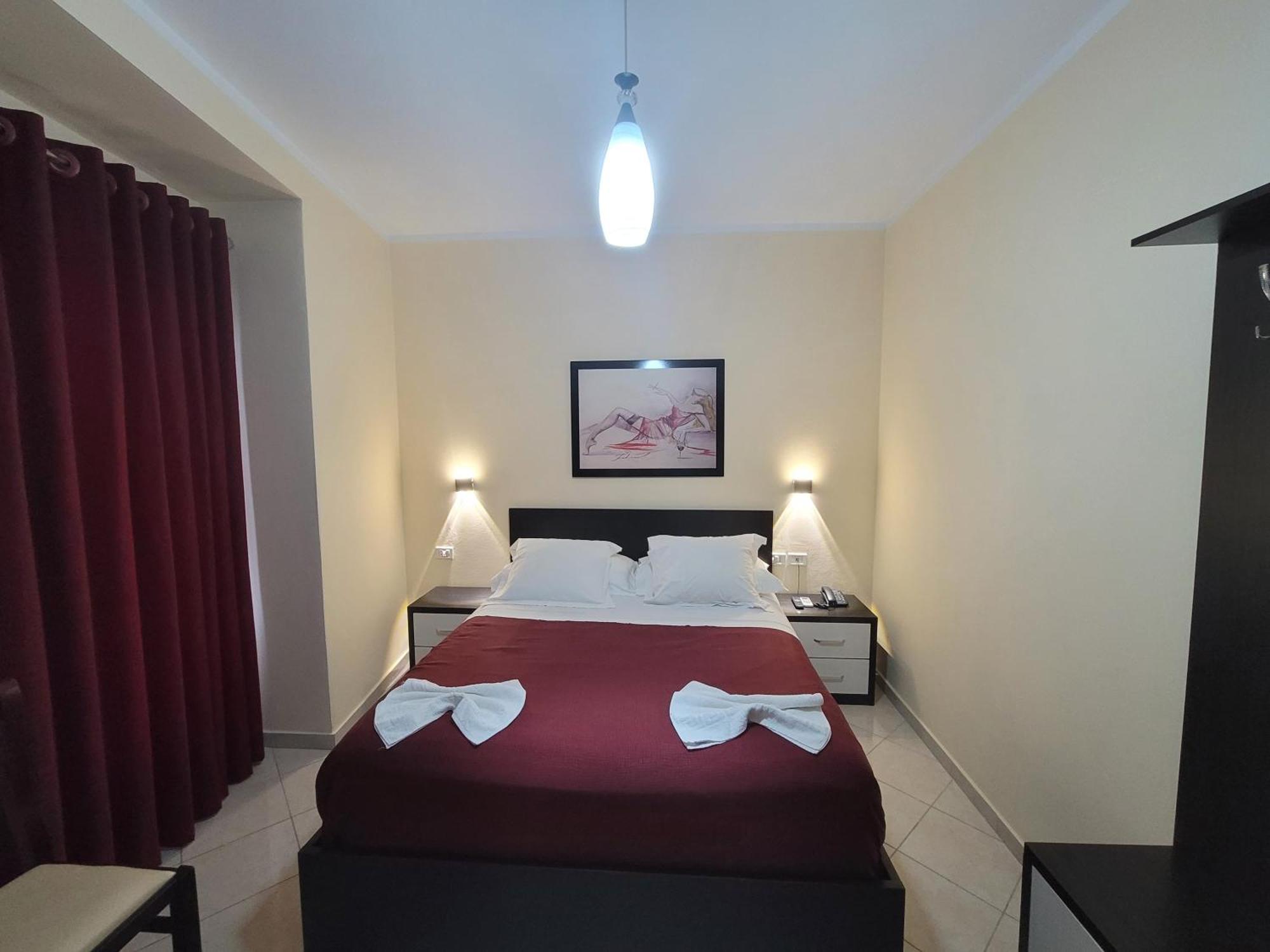 Haris Hotel Vlore Ngoại thất bức ảnh