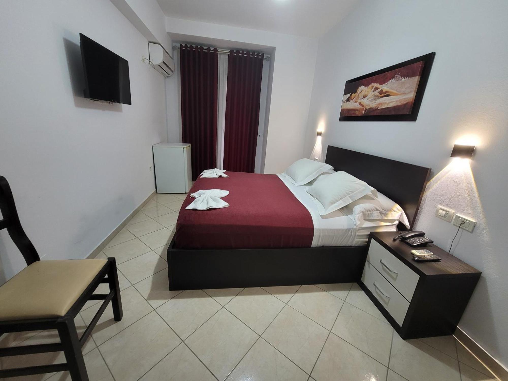 Haris Hotel Vlore Ngoại thất bức ảnh