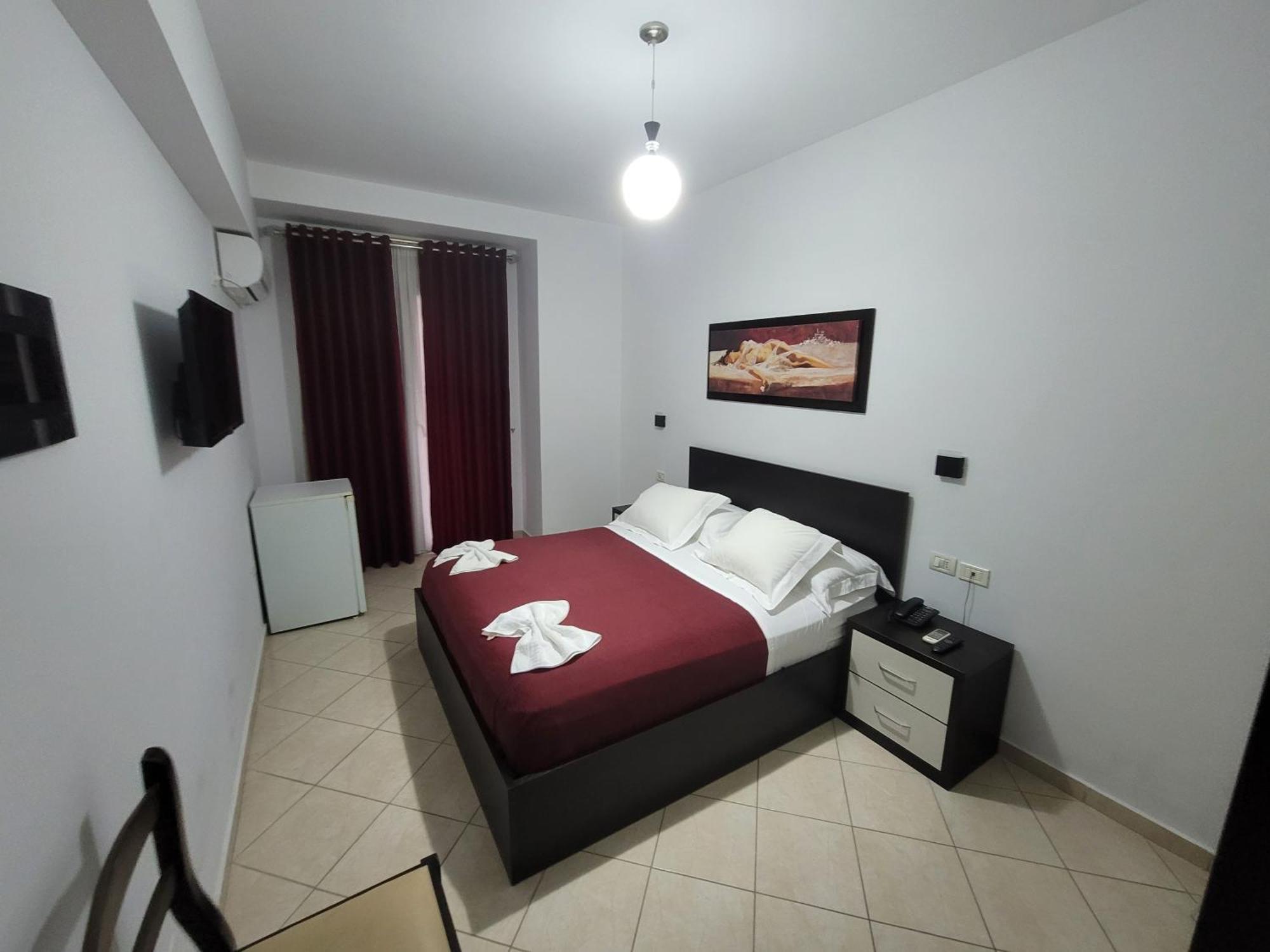 Haris Hotel Vlore Ngoại thất bức ảnh