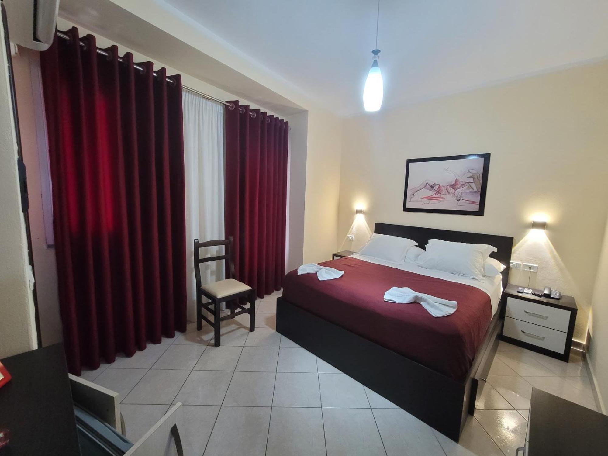 Haris Hotel Vlore Ngoại thất bức ảnh