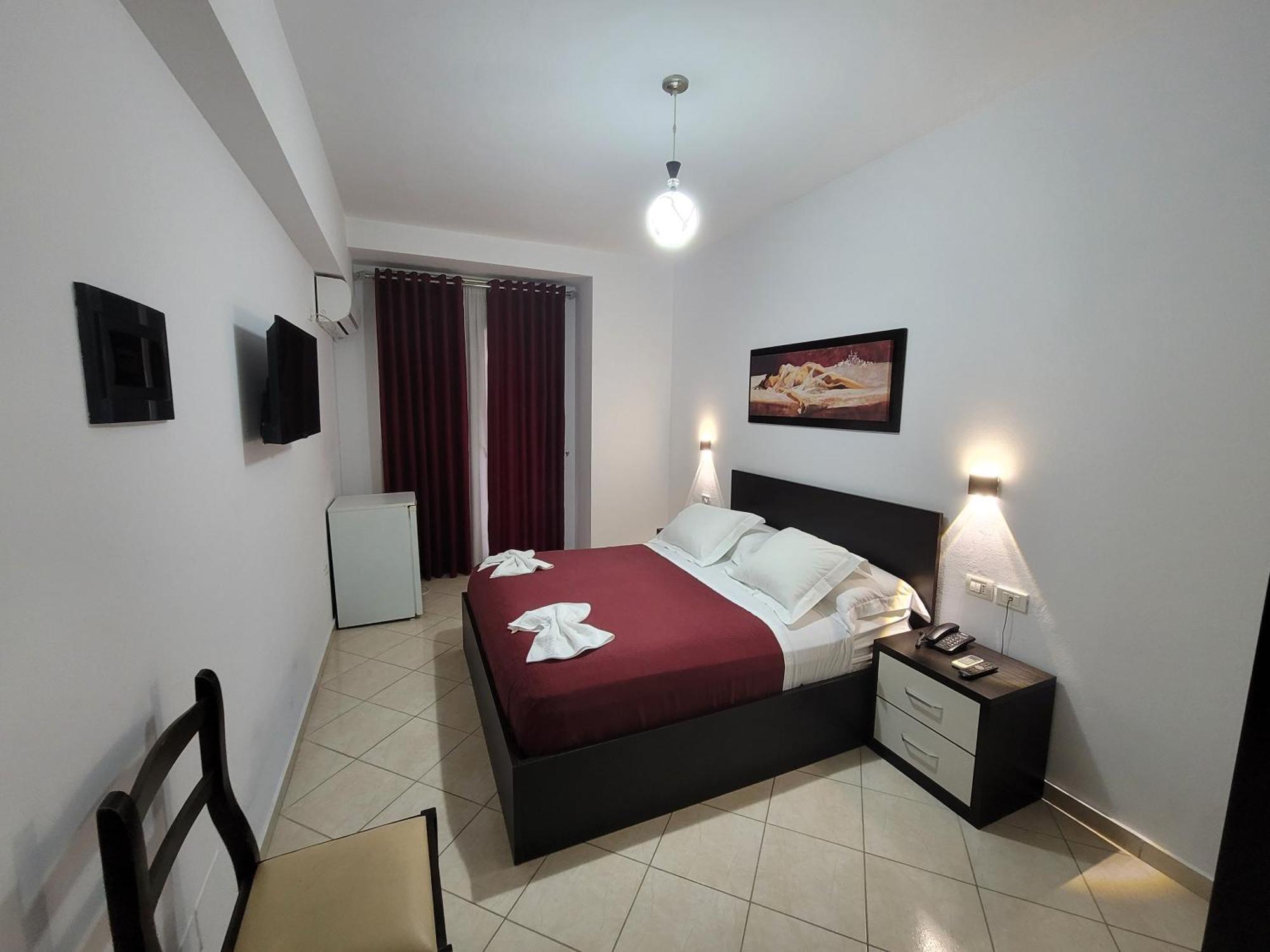 Haris Hotel Vlore Ngoại thất bức ảnh
